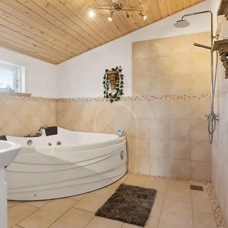 בית נופש Dream In Lyngsa Sauna, And *